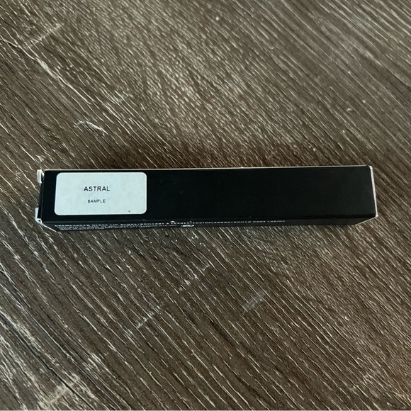 🆕 MAC Astral Cremesheen Glass Lipgloss - Picture 5 of 6